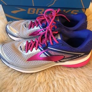 Brooks Ravenna 8 Women's Running Shoe Size 10.5